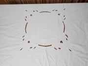 Haftowany obrus śr.145