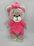 Misia różowej piżamce na szydełku rękodzieło 