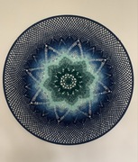 Mandala o średnicy 90 cm.