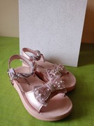 Sandałki dziewczęce 28