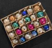 Bombki choinkowe małe prl mix 24 szt kształtki okrągłe retro ozdoby vintage