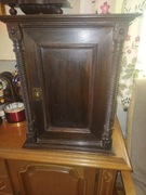 Stara przedwojenna szafka -apteczka domowa