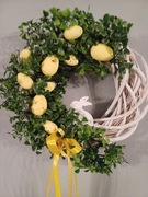 Wiosenno-wielkanocny wianek na drzwi 