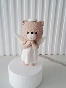 Miś aniołek figurka z masy cukrowej na tort topper