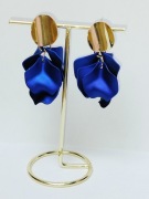 Kolczyki w królewskim kolorze ;-) płatki kwiatów