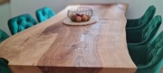 Stół wykonany z monolitu jesionowego