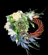 Stroik kompozycja wiązanka na wianku wiklinowym na grób cmentarz pomnik 