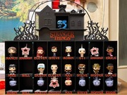 Półka Stranger Things Kinder Joy 