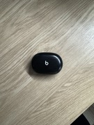 Stacja ładująca do słuchawek bezprzewodowych Beats Studio buds