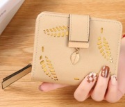 Nowy portfel damski. Beżowy