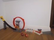 Tor samochodowy Superpętla Zygzaka McQueen Rocket Racing Mattel