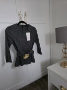 Nowy top z serży z ozdobną klamrą, Zara S