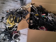 ZESTAW KABLI DO TELEFONÓW ZASILACZE I INNE OK 50 SZT 