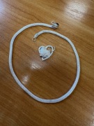 Efektowny srebrny naszyjnik z zawieszką w kształcie serca–splot żmijka/tuba