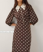 Dżersejowa sukienka midi Monsoon Paris w grochy