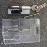 Wklad zamka do drzwi