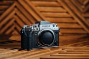 Fujifilm X-T4 body srebrny przebieg 30784  komplet plus akcesoria