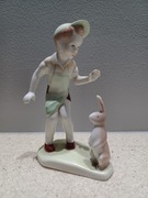 Chłopiec z zającem figurka porcelana Budapest aquincum
