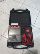 Miernik rezystancji izolacji UT511