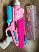 Duży pistolet na wodę daleki zasięg wyrzutnia wodna różówy WATER GUN