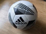 Piłka nożna Adidas