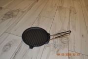 Patelnia grillowa żeliwna francuska śr. 23 cm INDUKCJA