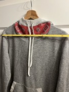 Męska bluza z kapturem szara z ornamentem Styl białoruski Mińsk kresy