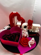 ZESTAW WALENTYNKOWY ZESTAW WALENTYNKI KUPONY NAPIS LOVE WAZON BRELOCZKI