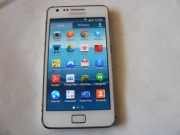 Smartfon samsung galaxy SII plus biały 4,3" 1GB 8GB z ładowarką nieoryg.