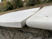 Marmurowe dwie płyty po meblach z XX wieku