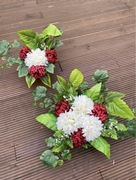 Wiązanka kwiatowa, piękna kompozycja na cmentarz