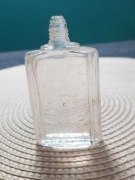 Bardzo stara buteleczka po perfumach "477" straße