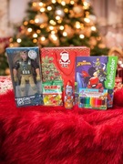 Prezent świąteczny dla chłopca - Figurka + Kolorowanka + Kredki + Słodycze