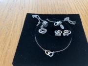 Pandora zestaw łańcuszek,kolczyki,charms