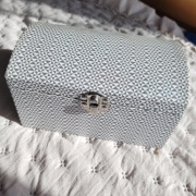 Pudełko szkatułka puzderko do przechowywania