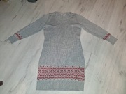 Stylowa dzianinowa prosta sukienka r. 134 styl norweski za kolano wiosna 