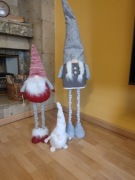 Skrzaty,krasnale na teleskopowych nogach.