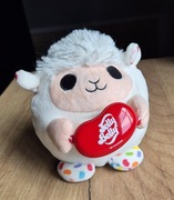 Maskotka owca Zuru Snackles Lamb metalowe pudełko Jelly Belly Squishmallow