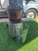 Zrowie ! Okazja wyciskarka wolnoobrotowa Kenwood JMP60.