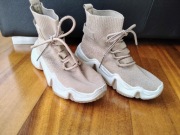 Buty sportowe sneakersy beżowe elastyczna cholewka rozmiar 36