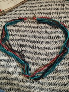 Korale wielokolorowe, niebieskie, czerwone, czarne i 