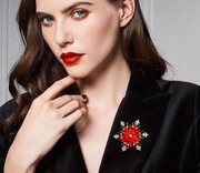 Broszka świąteczna kwiat gwiazda betlejemska czerwono - zielona