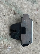 ZAMEK KLAPY TYŁ BAGAŻNIKA 9151487499 PEUGEOT 5008