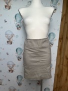 Beżowa spódnica damska przed kolano wysoki stan