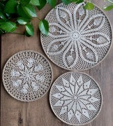 Zestaw trzech rozet / Trzy mandale