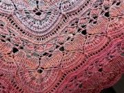 Szydełkowa chusta ,,zaklinaczka serc”