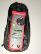 MULTIMETR AMPEROMIERZ MIERNIK PRĄDU CĘGOWY ETUI LCD ZESTAW UT202A+