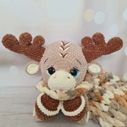 Ręcznie robiony reniferek – miękka przytulanka z ukrytym schowkiem