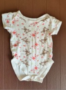 8. Body na krótki rękaw białe w króliczki rozmiar 81/86