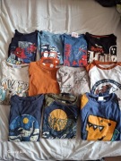 Zestaw 11 bluzek w rozmiarze 128